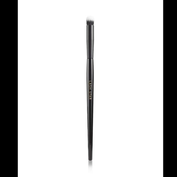 NEW Lash Star Concealer Buffing Brush - Picture 1 of 3